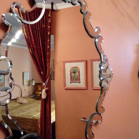 Hotel Utopia بينالوب كاساس فِييخاس المظهر الخارجي الصورة