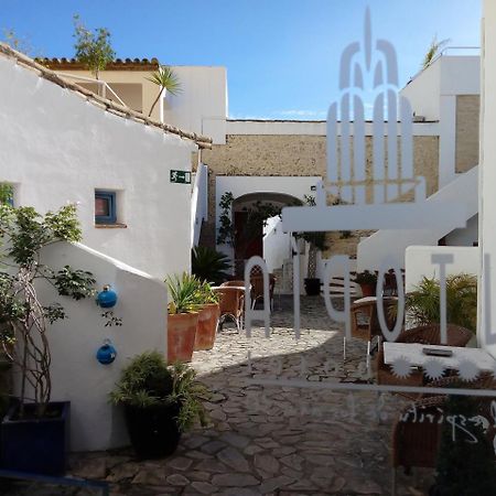 Hotel Utopia بينالوب كاساس فِييخاس المظهر الخارجي الصورة