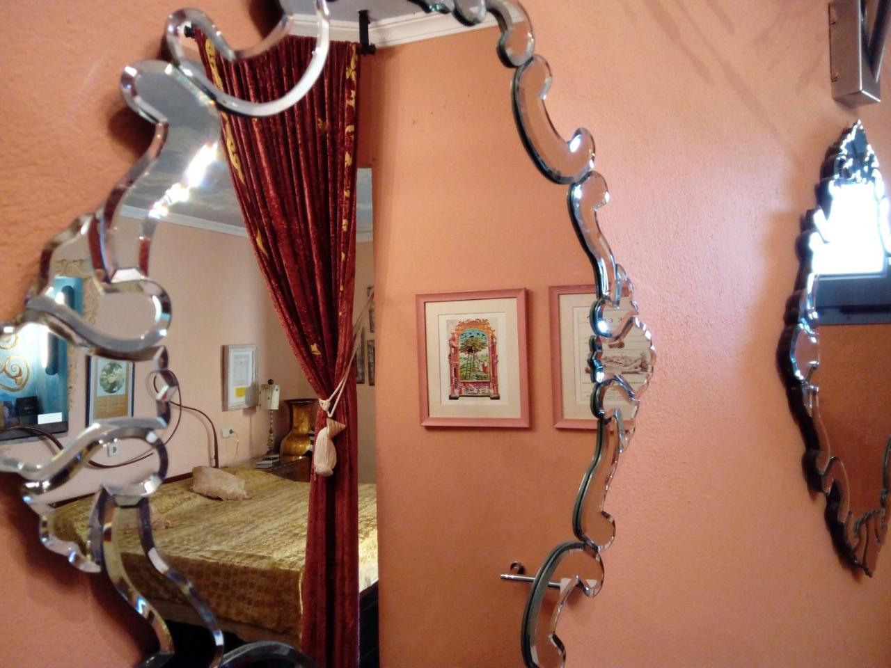 Hotel Utopia بينالوب كاساس فِييخاس المظهر الخارجي الصورة