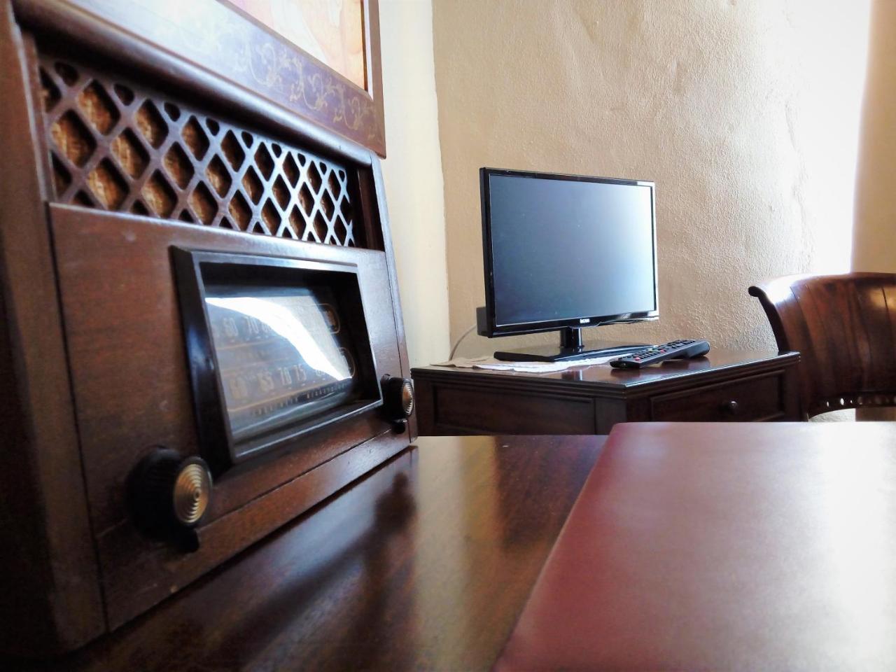Hotel Utopia بينالوب كاساس فِييخاس المظهر الخارجي الصورة