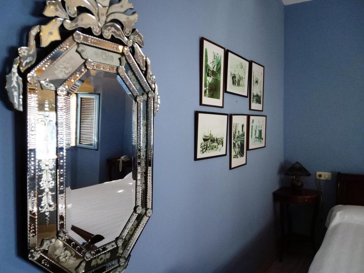 Hotel Utopia بينالوب كاساس فِييخاس المظهر الخارجي الصورة