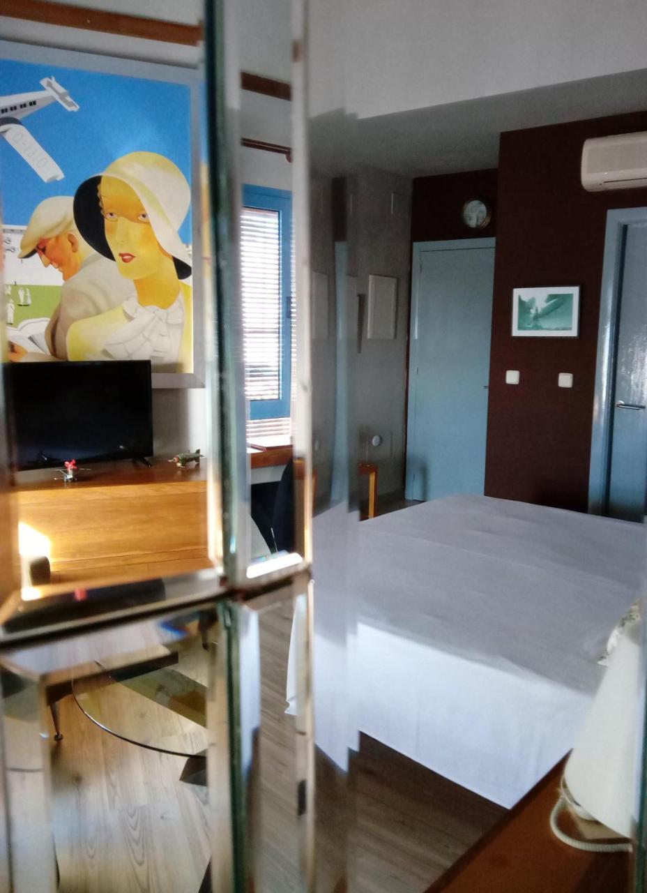 Hotel Utopia بينالوب كاساس فِييخاس المظهر الخارجي الصورة